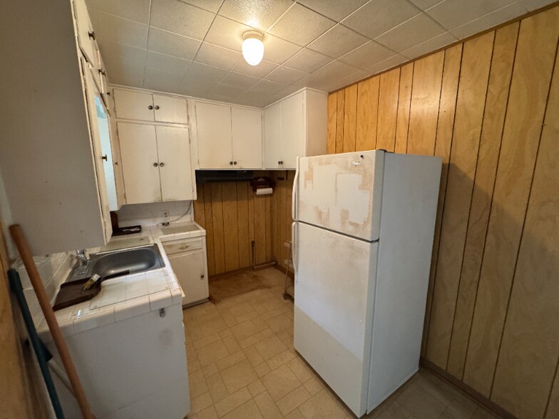 Building Photo - 2811 W Avenue H