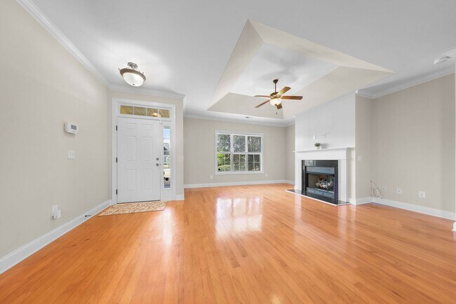 Building Photo - ~ COMPASS POINTE ~