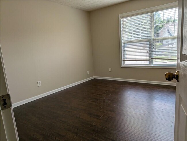 Building Photo - 4624 Windale Dr NW
