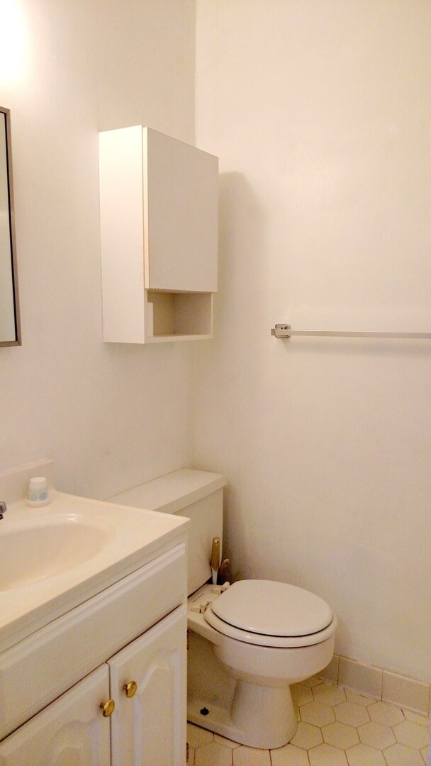 Building Photo - 129 Baywood Ave