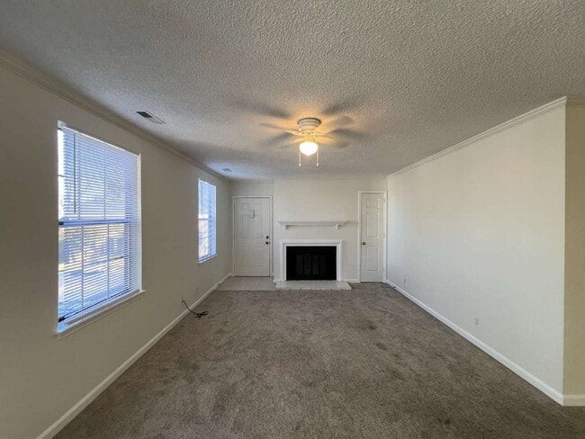 Building Photo - 764 Fox Ridge Dr