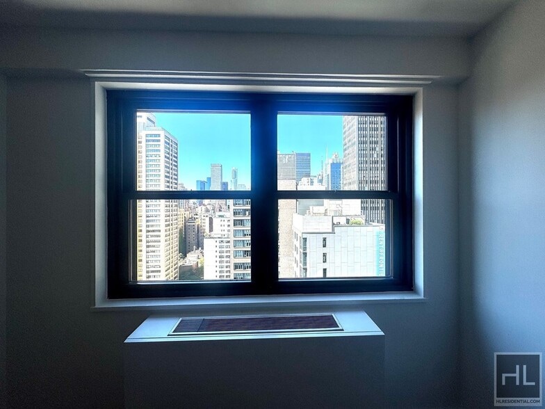 Building Photo - East 39th Street