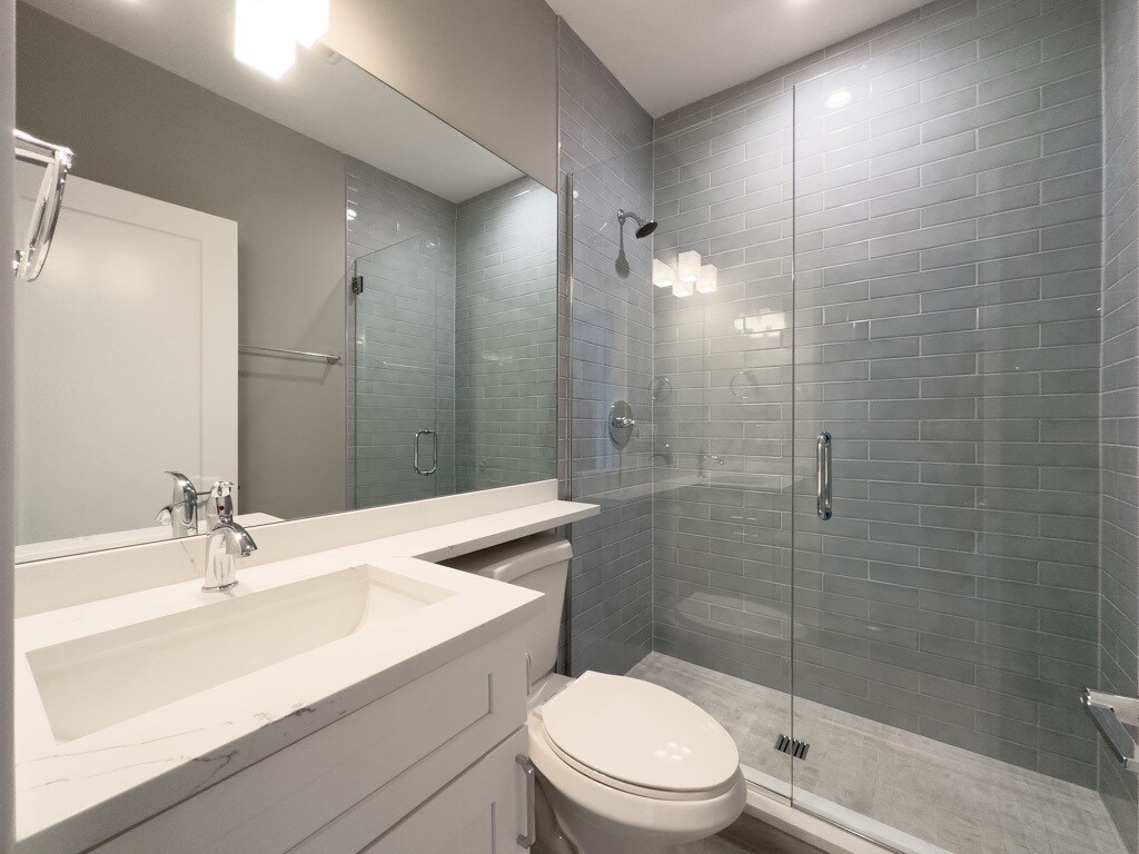 Building Photo - 3942 N Janssen Ave