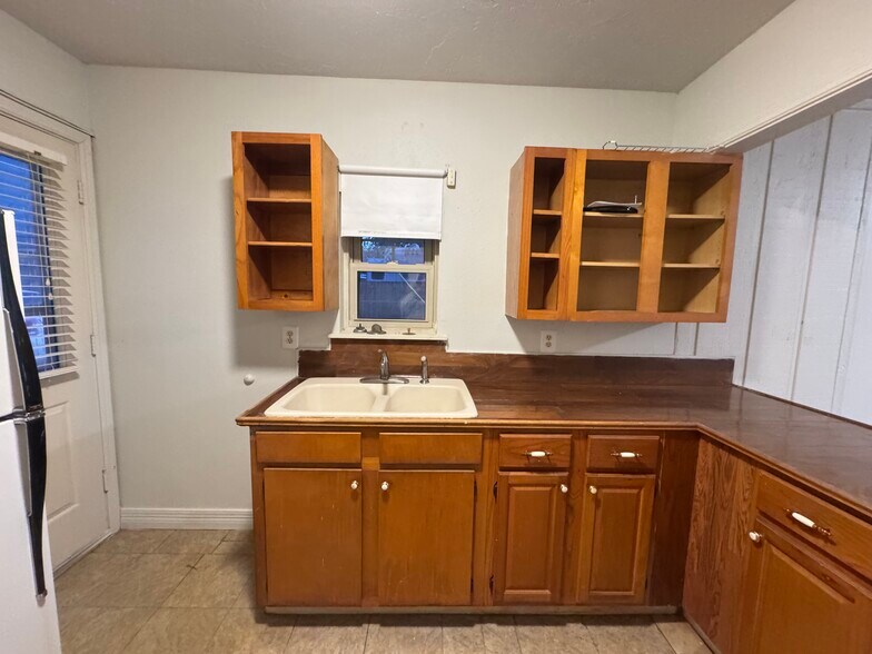 Building Photo - 2408 S Woodward Ave