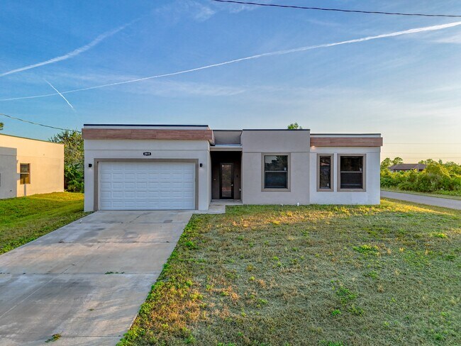 Building Photo - 2919 65th St W