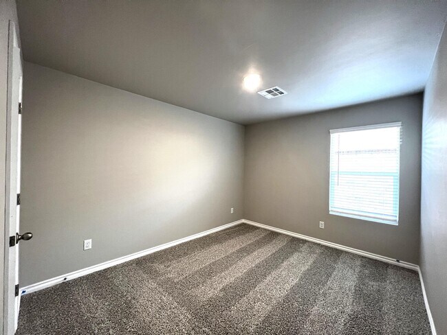 Building Photo - 2717 Dennis Drive