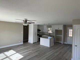 Building Photo - 107 Minnie Dr