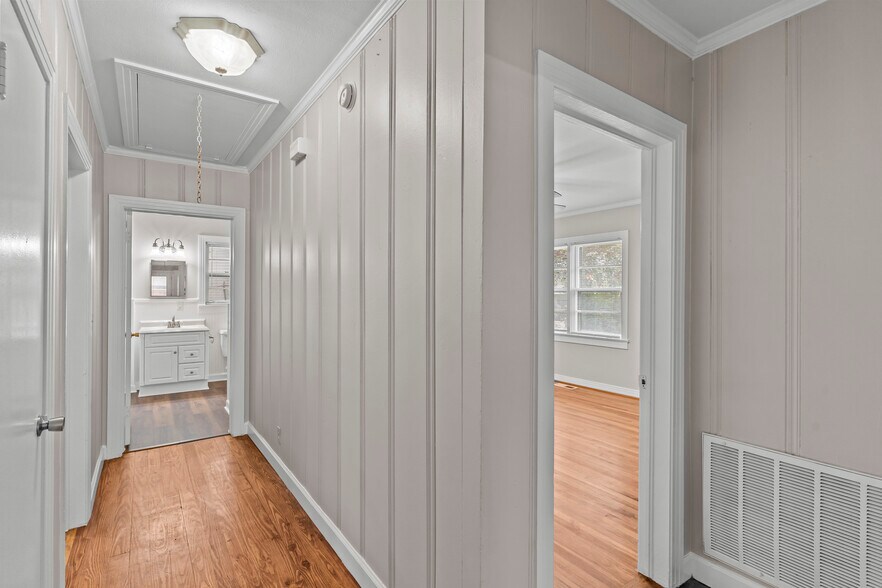 Building Photo - 110 Byrd St