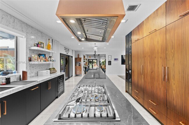 Building Photo - 9040 SW 110th Ave