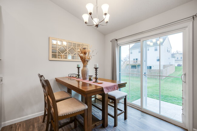 Building Photo - 194 Cresting Rd