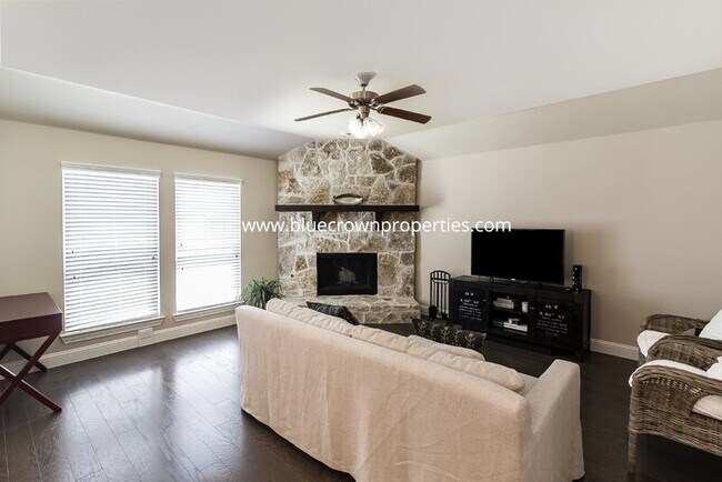 Building Photo - 4101 Wavertree Rd