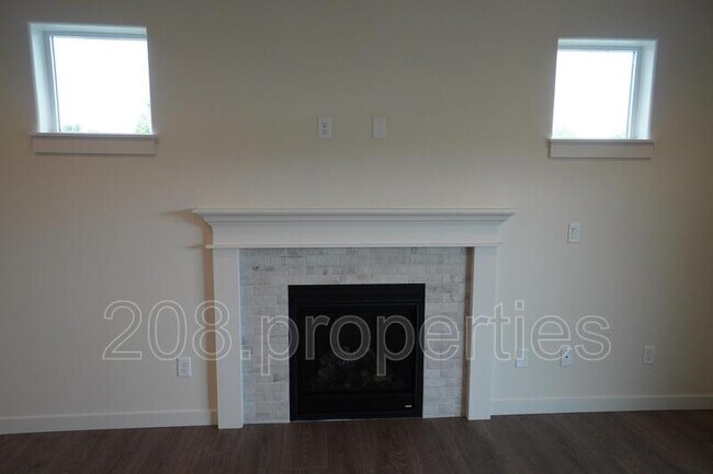 Building Photo - 10236 W Achillea St