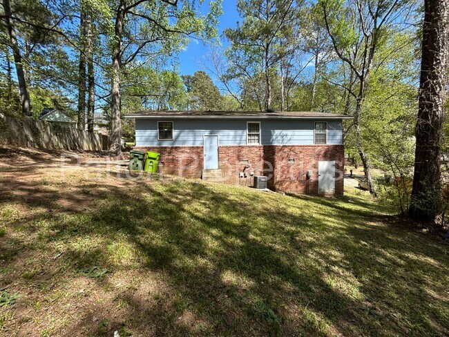 Building Photo - Barony Home