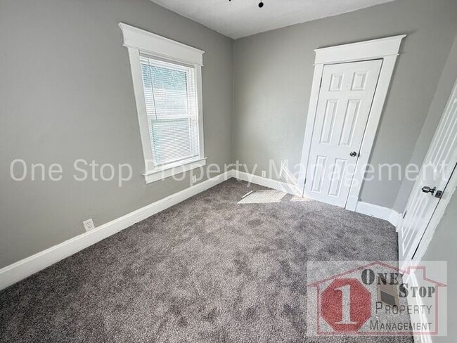 Building Photo - Spacious 3-bedroom, 2-bath house in Kansas City!