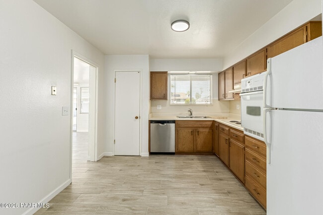 Building Photo - 11014 W Cheryl Dr