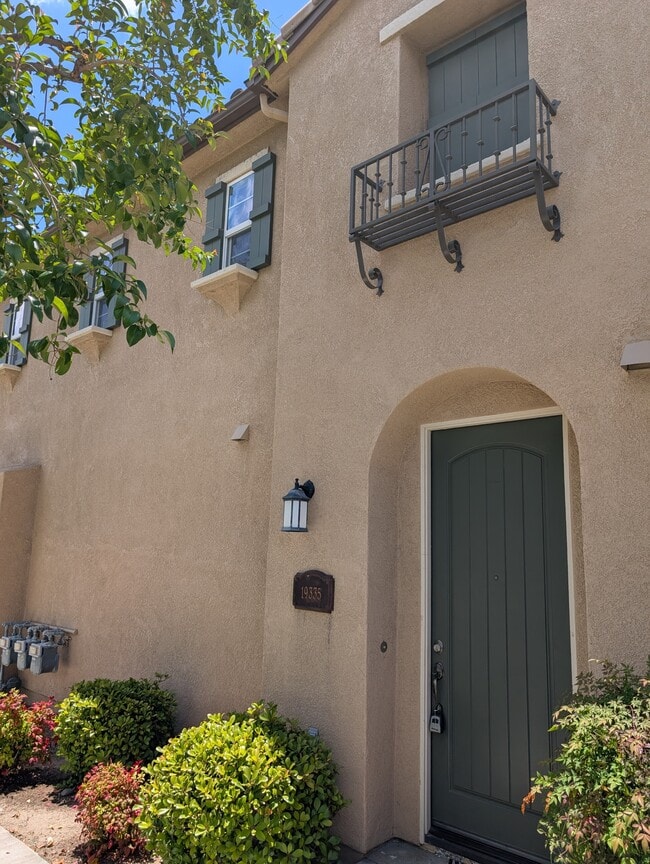 Building Photo - 19335 Laroda Ln