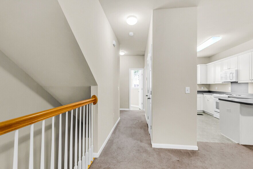Building Photo - 4668 Palm View Cir