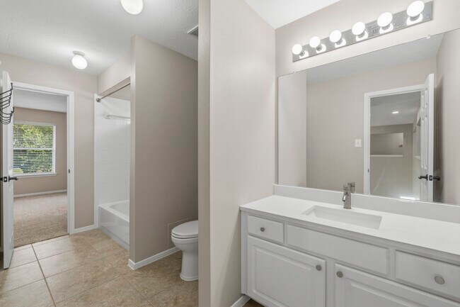 Building Photo - 3007 Eagle Lake Dr