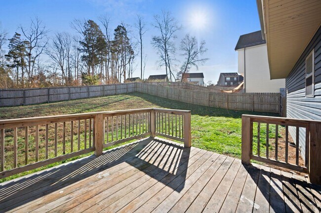 Building Photo - 1385 Sussex Dr