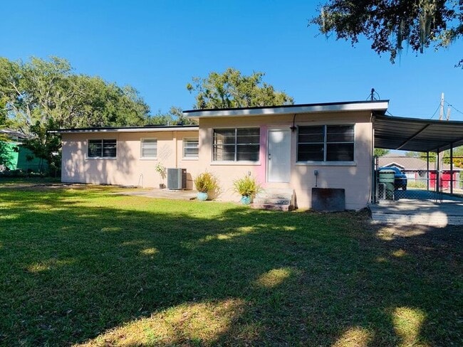 Building Photo - 811 Lafayette Ln