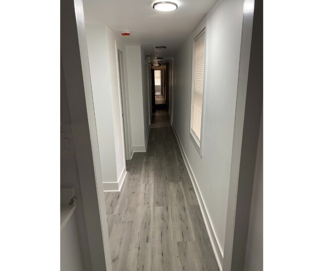 Building Photo - 710 N Fulton Ave