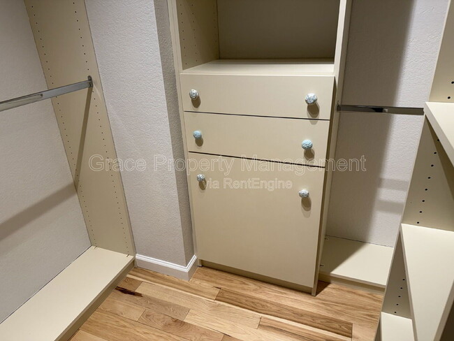 Building Photo - 10571 W 83rd Pl