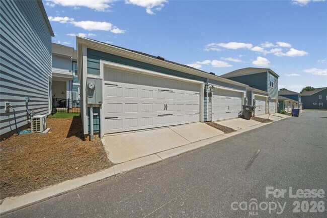 Building Photo - 10037 Mamillion Dr