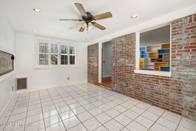 Building Photo - 8056 Catawba Dr