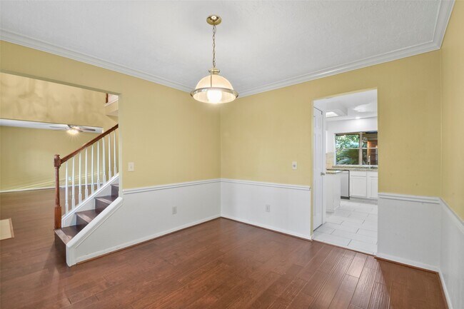 Building Photo - 9811 Arrowgrass Dr