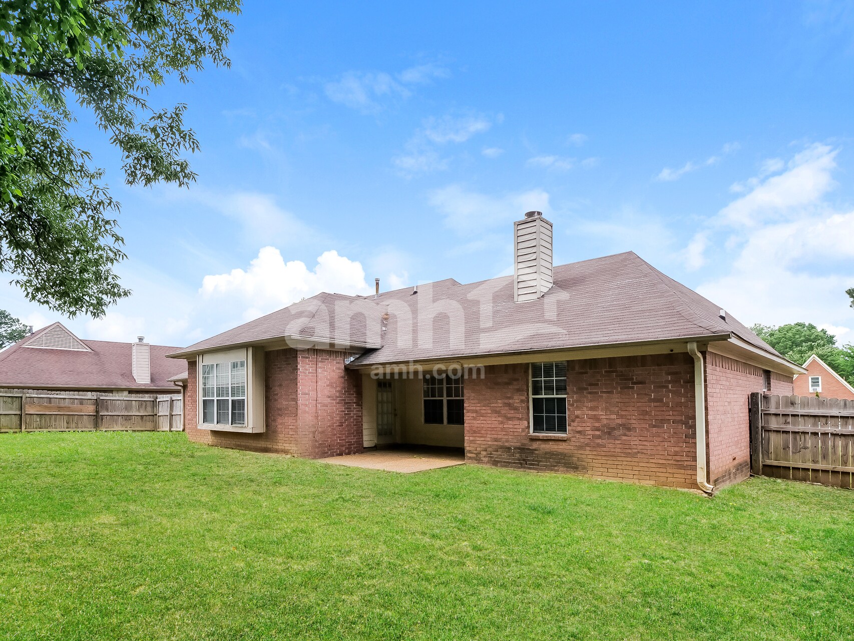 Building Photo - 6895 Clearpoint Dr