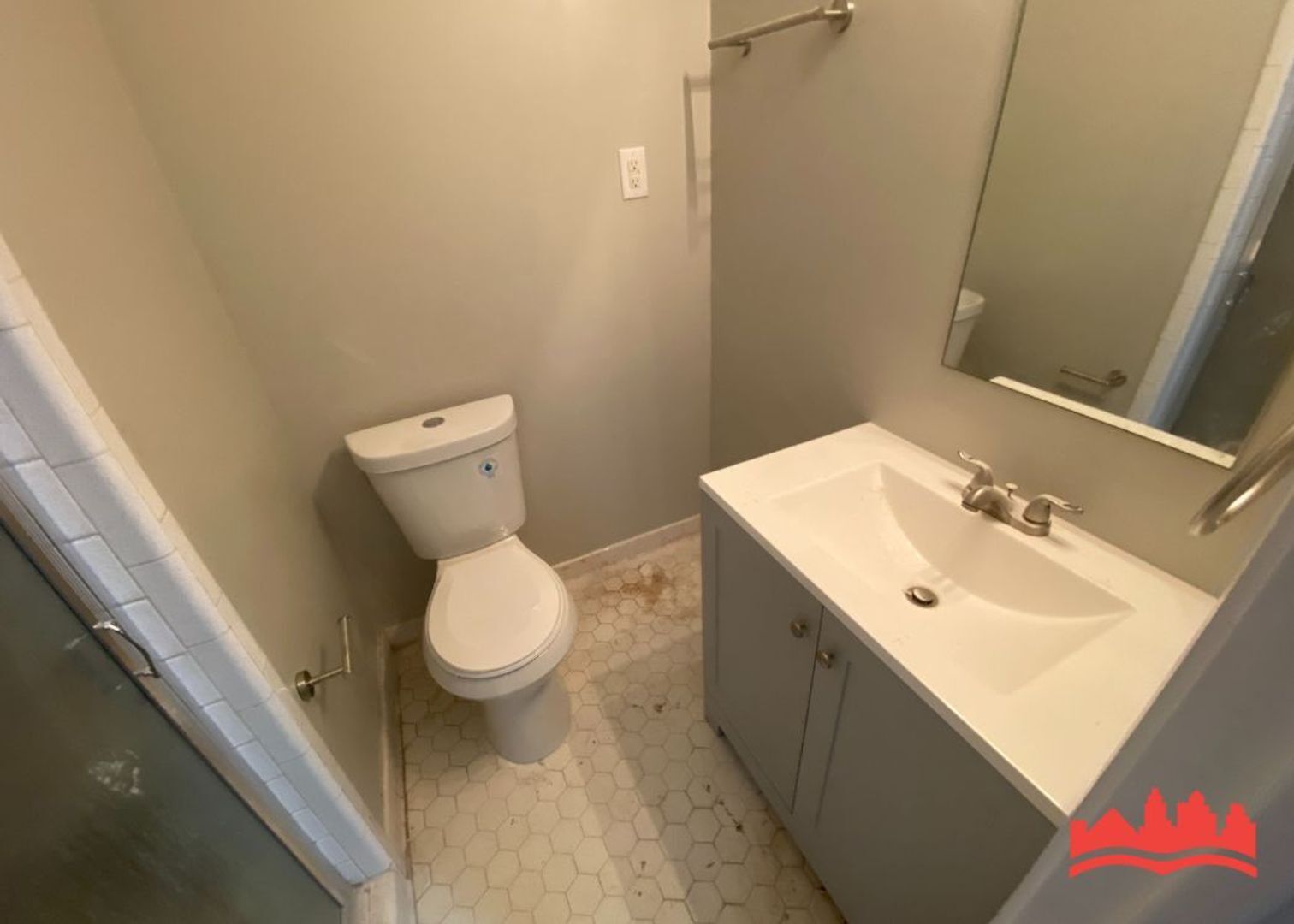 Building Photo - 5303 Villa Del Rey Dr