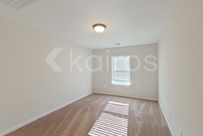 Building Photo - 103 Colonial Wy