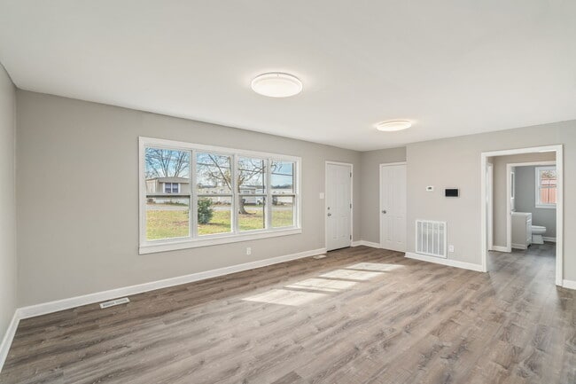 Building Photo - 3658 Tarbett Rd