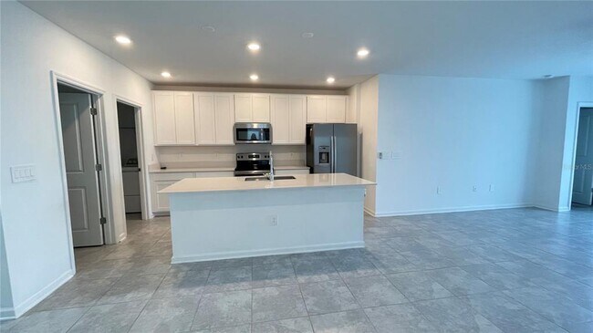 Building Photo - 153 Adventure Ave