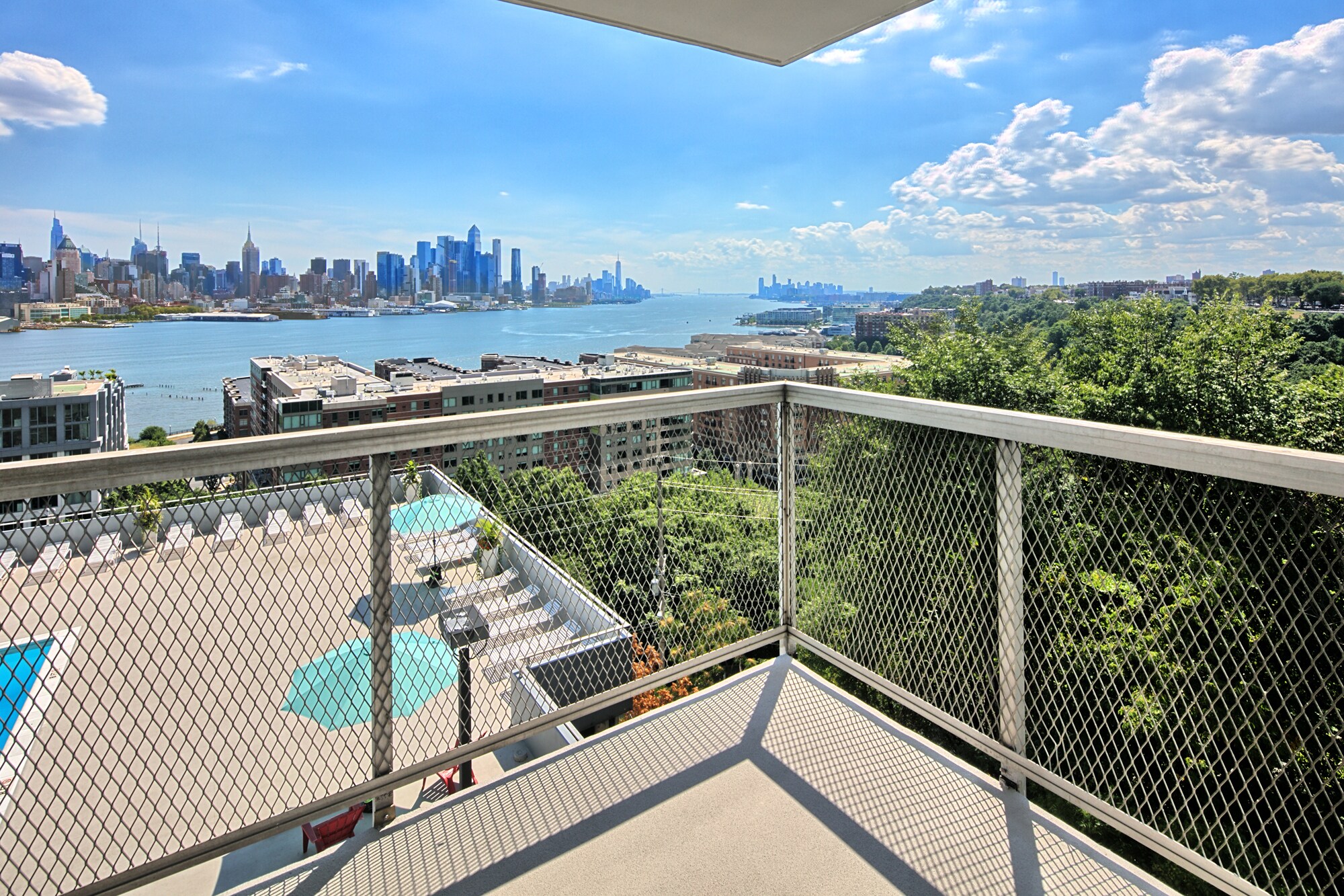 Building Photo - 6050 Boulevard E