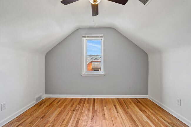 Building Photo - Newly updated 3Bed/1.5bath in West Mifflin