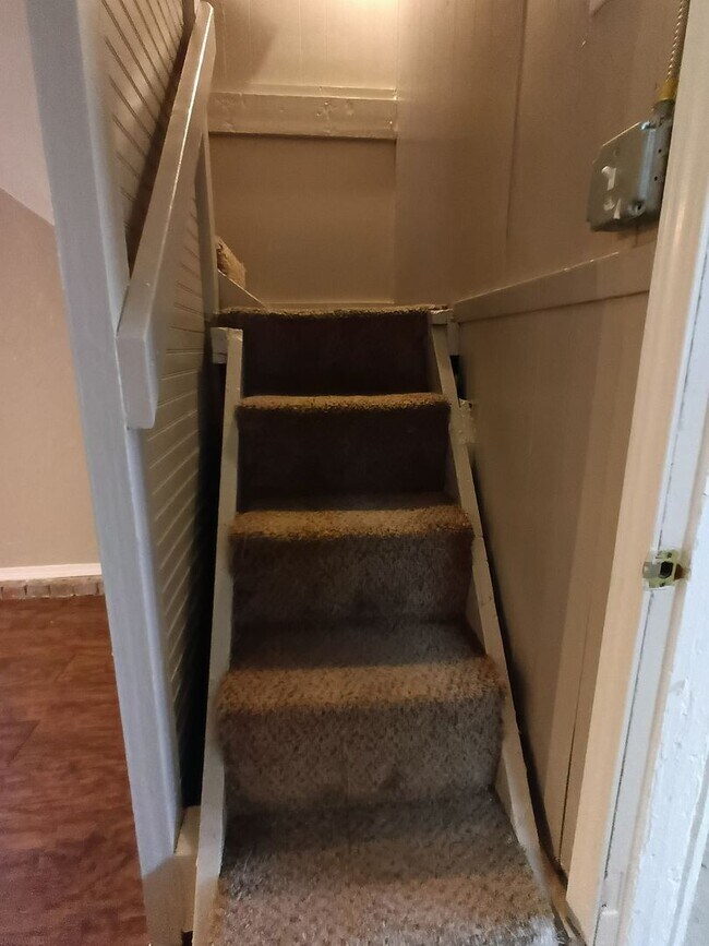 Building Photo - Tinker Close! FIRST FULL MONTH $500.00 OFF!