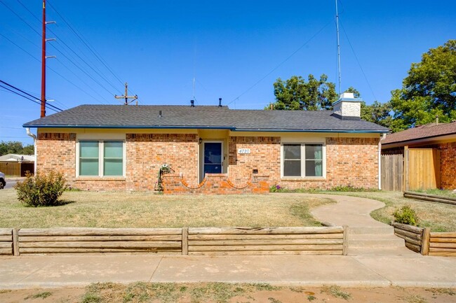 Building Photo - Fabulous Home Inside the Loop