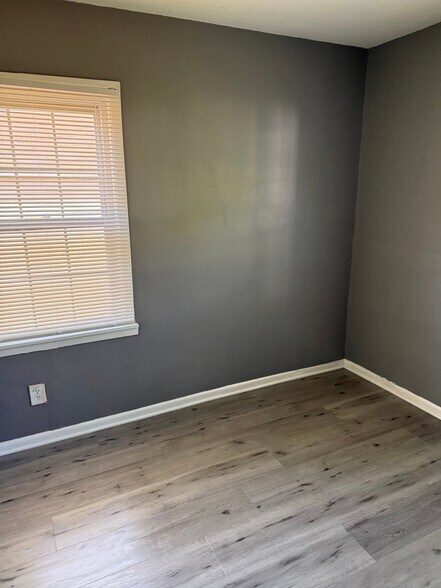 Building Photo - 3394 Pine Ridge Ln