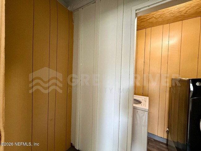 Building Photo - 4623 Suffolk Ave