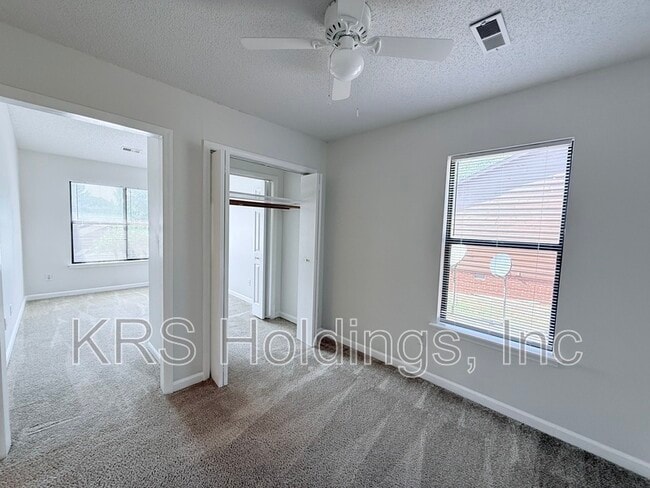 Building Photo - 612 Kendall Dr