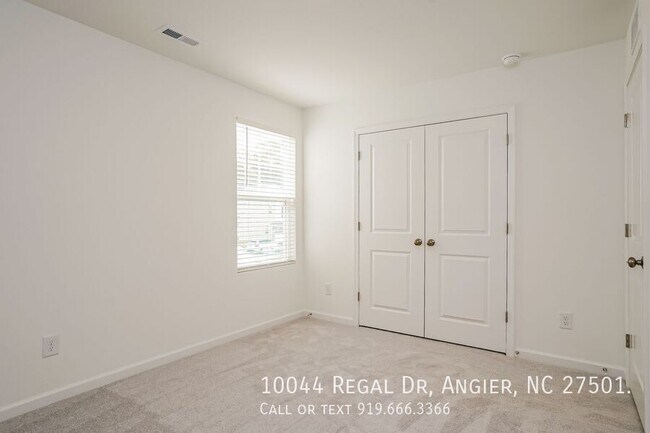 Building Photo - 10044 Regal Dr