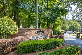 Building Photo - Grove at River Place