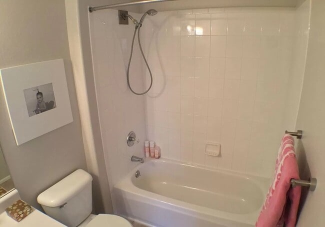 Building Photo - Beautiful townhome is Crown Point II!