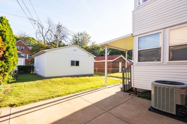 Building Photo - 6209 Loran Ave