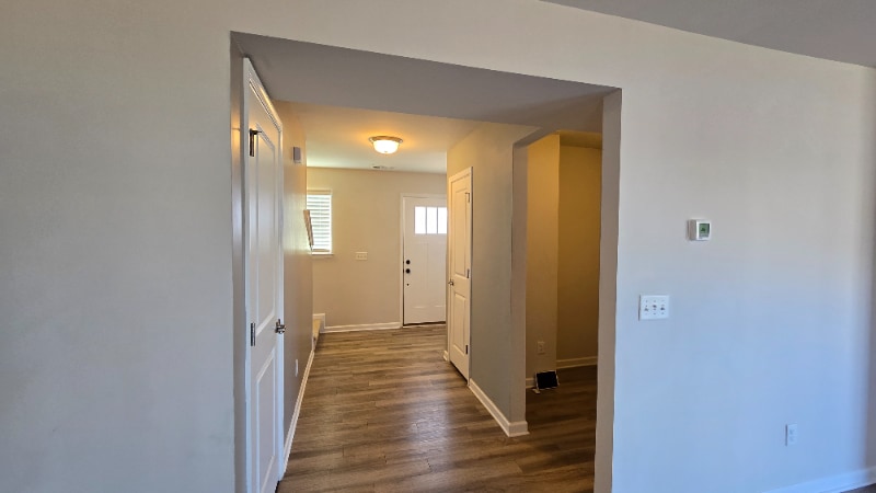 Building Photo - 2539 Grove Park Way