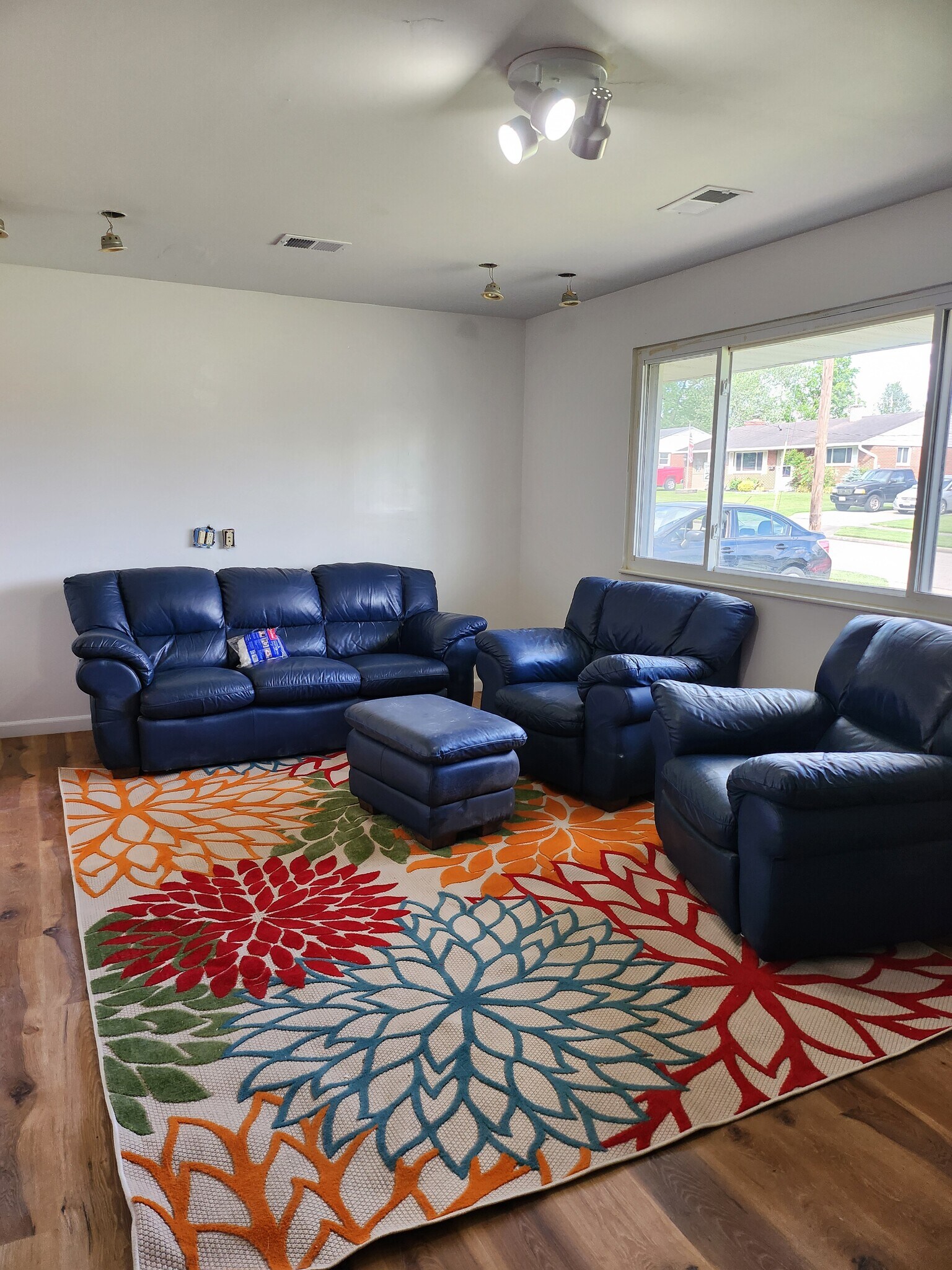 Building Photo - 987 Seminole Trl