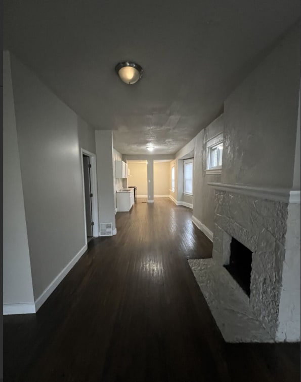 Building Photo - 824 Tyler St