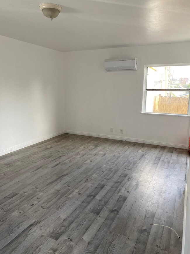 Living room - 4506 Ellenwood Dr