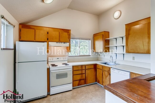 Building Photo - Wonderful 2 Bed Forest Grove Apartment Waiting For You!!! NEW BEST PRICE!